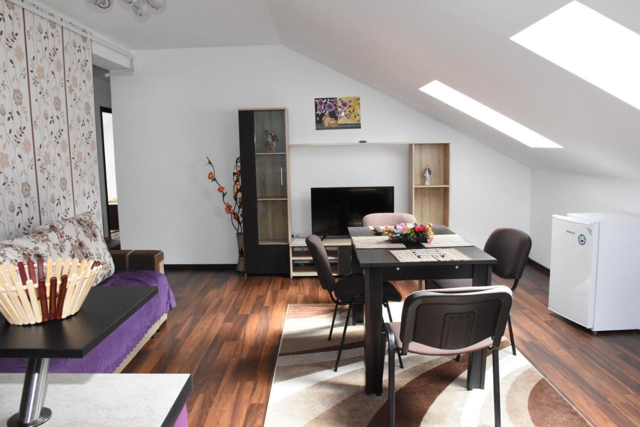 Hotel Apartament Eldya Comfort&Suites Predeal Esterno foto